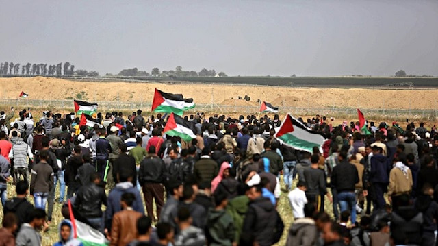 فلسطينيون يتوافدون نحو شواطئ شمالي غزة للمشاركة بـ"مسيرة العودة"