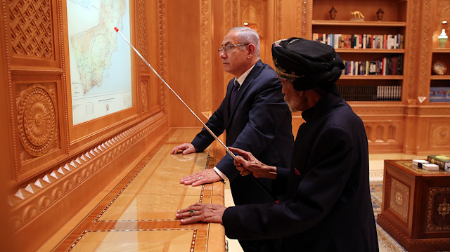 Israeli Prime Minister Binyamin Netanyahu with Sultan of Oman Sayyid Qaboos bin Said Al Said in Muscat.  