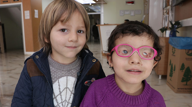 Bombadan anne karnında gözleri kapanan küçük Halah'ın gözleri Türkiye'de açıldı.
