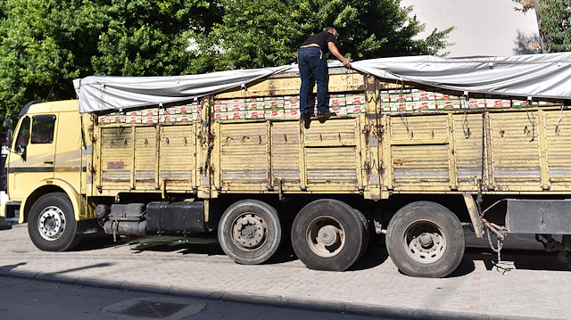 Gaziantep'e salça götürmek için yola çıkan kamyon Mersin'de yakalandı. 