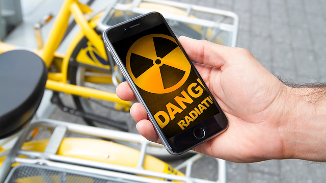 Akıllı telefonlardaki yüksek radyasyon oranı ölüm saçıyor.