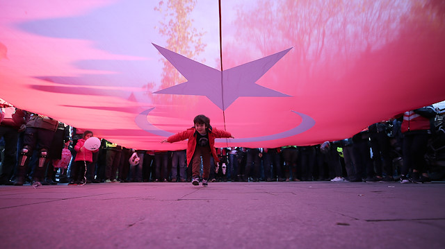 Mustafa Kemal Atatürk, vefatının 80. yıl dönümünde bütün yurtta saygı duruşlarıyla anıldı.