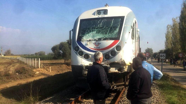 Meydana gelen kaza sonucu trenin ön tarafında maddi hasar meydana geldi.