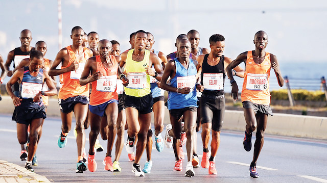 Maratonda Türkiye’nin yanı sıra Kenya, Etiyopya, Azerbaycan, Fransa, Bahreyn, Litvanya, Burundi ve Fas’tan gelen 55 elit atlet ter döktü.