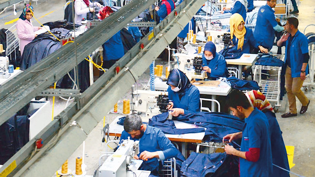 Kısa Çalışma Ödeneği ile döviz dalgalanmasının yaşandığı dönemlerde işten çıkarmalara karşı şirketleri ve çalışanları koruma altına alınması hedefleniyor.