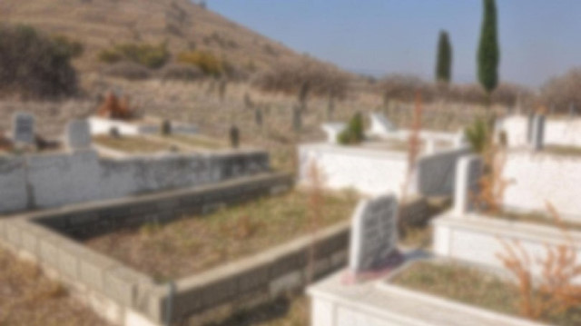 Alabanda Antik Kenti yakınındaki mezarlıkta defineciler kazı yaptı iddiası