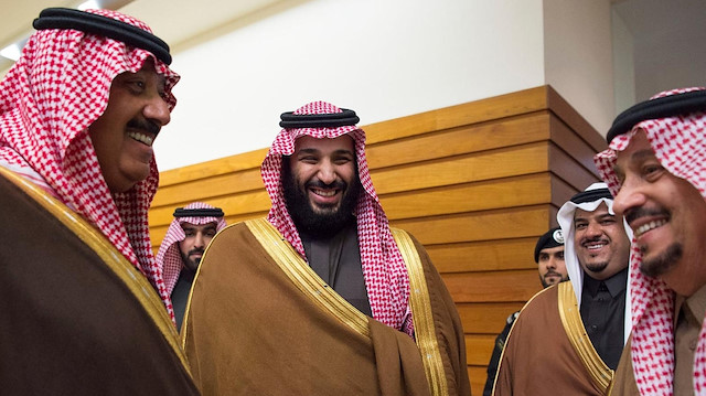 2015 yılında vefat eden Kral Abdullah'ın oğlu Prens Mutib ile Veliaht Prens Muhammed bin Selman arasında veliahtlığın el değiştirilebileceği öne sürülüyor.