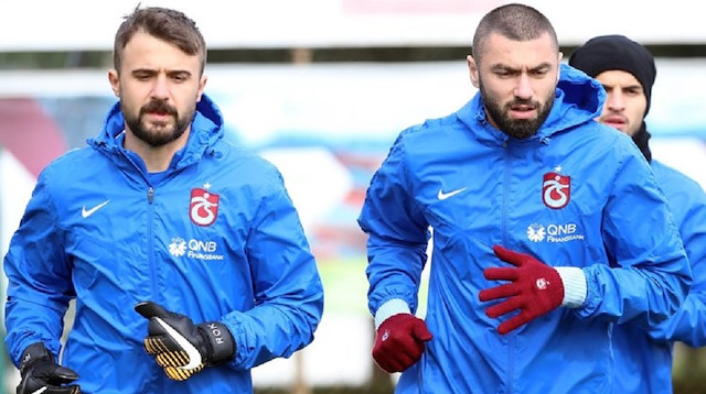 Trabzonspor'un kalecisi Onur Kıvrak ve forveti Burak Yılmaz aynı zamanda takımın kaptanlarındandı. 