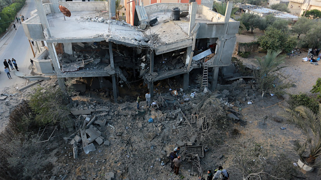 İsrail'in Gazze'ye yönelik saldırılarında 7 bina yıkıldı. 

