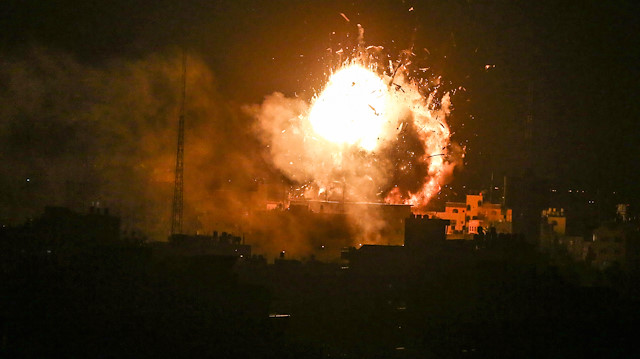 İsrail işgal ordusu Gazze'ye hava saldırısı düzenledi.