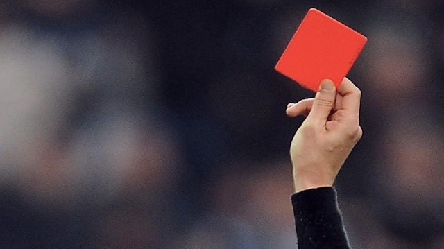 Rizespor 12 haftada 6 kırmızı kart gördü.