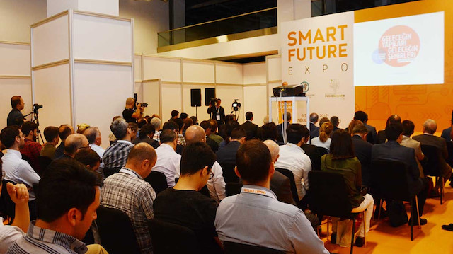 Geleceğin teknolojilerinin konuşulduğu Smart Future Expo Zirvesi devam ediyor
