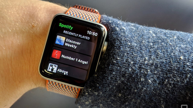 Apple Watch'ta kurulu Spotify uygulaması. 