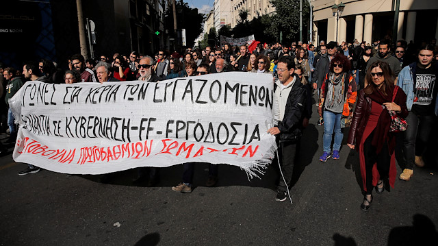 Yunanistan'da çalışanlar grev yapıyor. 