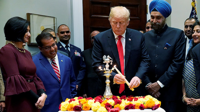 ABD Başkanı Donald Trump, Beyaz Saray'da Hint Festivali Divali kutlamaları için Hintlerle ve Sihlerle bir araya geldi.