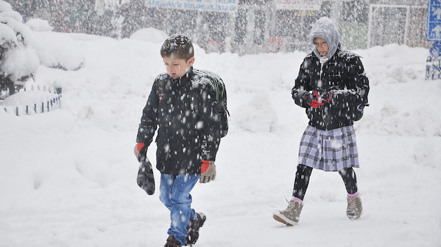 Yoğun kar yağışı nedeniyle bu yıl okulların ilk tatil edildiği il Bayburt oldu.