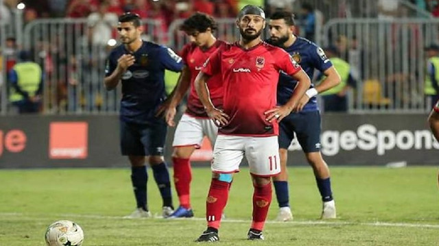 أحد نجوم الأهلي المصري يعلن اعتزاله اللعب دوليا
