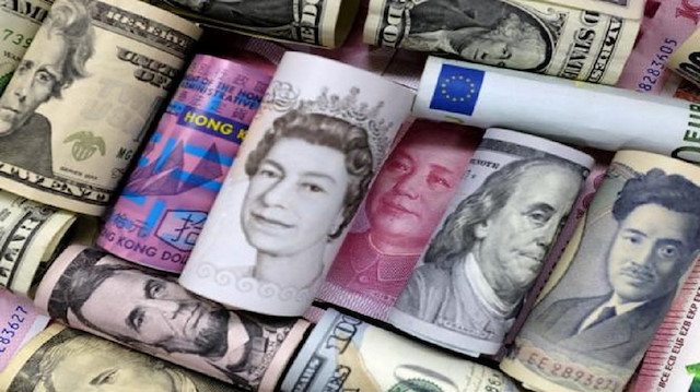 الإسترليني يهبط أمام الدولار واليورو والين بسبب "بريكست"
