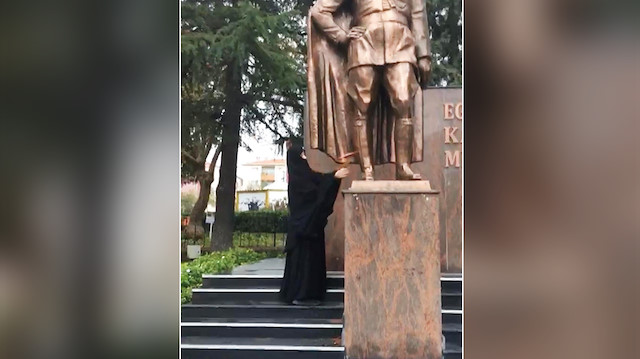 Tekirdağ’ın Çorlu ilçesinde, Atatürk Anıtı’na balta ile saldıran Çiğdem B. (30), adli kontrol şartıyla serbest bırakıldı.