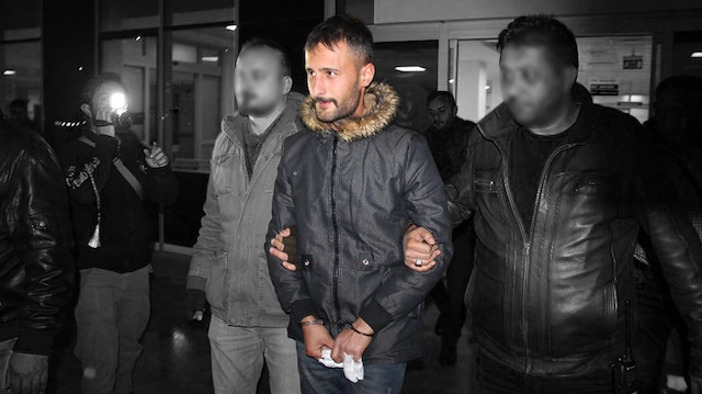 Bu kişiler arasında 22 suçtan kaydı bulunan 24 yaşındaki​ Mahmut Sami T. tutuklandı.