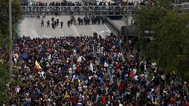 14 bin kişinin katıldığı protestolarda göstericiler ile güvenlik güçleri arasında çatışma çıktı.