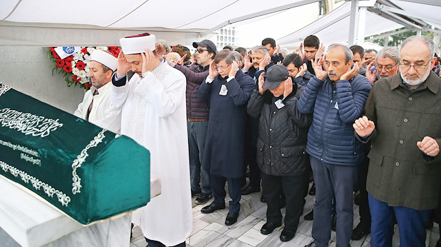 Gazeteci Kürşat Bumin için dün Bebek Camisi’nde cenaze töreni düzenlendi