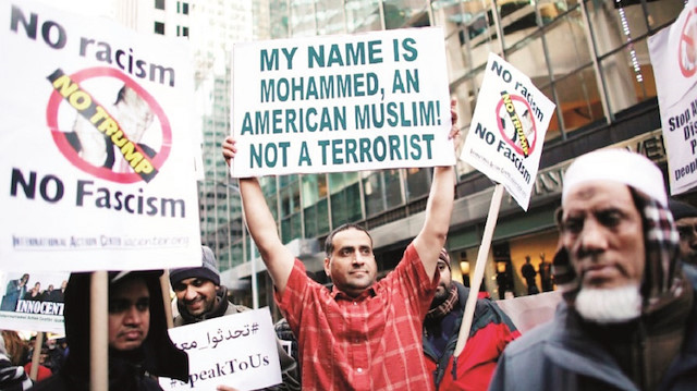 Dost İslâm’a Hizmet Ödülü sahibi akademisyen yazar Prof. Dr. Omid Safi, Amerika'da İslam araştırmaları konusunda otorite olarak kabul ediliyor.
