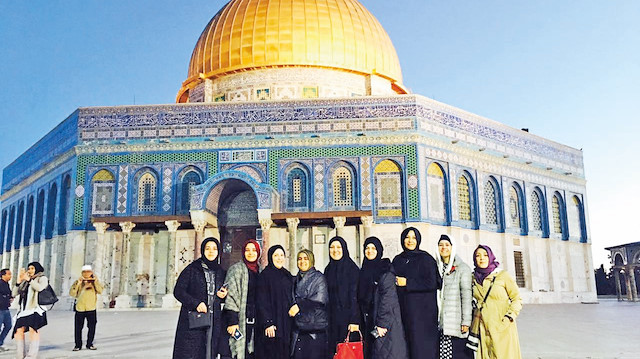 İ​stanbul Valisi eşi Şeyma Şahin, Kudüs Platformu gönüllüsü olarak bir grup kadınla birlikte Kudüs’e gitti.
