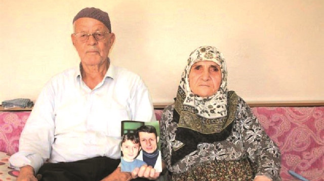 Anne Ayşe Cambaz, şehit oğlu Mustafa Cambaz ile torunu Alpaslan Cambaz’ın çektirdiği fotoğrafı bir an olsun elinden düşürmüyordu.