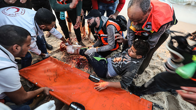 İsrail işgal güçleri, Gazze sınırında 25 Filistinliyi yaraladı.