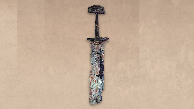 Vikinglere ait kılıç 