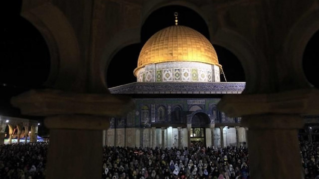 فلسطينيون يحيون ذكرى المولد النبوي في المسجد الأقصى
