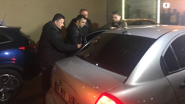 Güvenlik güçleri tarafından ikna edilen Murat T. gözaltına alındı.