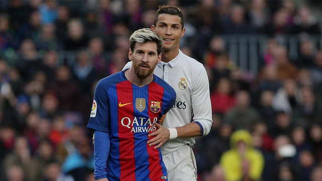 Ronaldo ve Messi "El Clasico" diye bilinen Real Madrid-Barcelona derbilerinde karşılıklı ter dökmüşlerdi.