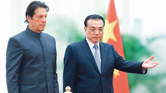 Pakistan Başbakanı İmran Han, 3 Kasım’da Pekin’de Çin Başbakanı Li Kıçiang ile bir araya gelmişti.