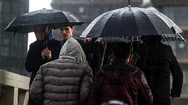 Meteorolojiden İstanbul'un kuzey kesimleri için kuvvetli yağış uyarısı yapıldı. 