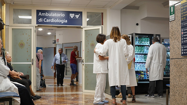 İtalya'da bütçe krizi devam ederken, sağlık sektörünündeki finansman sorunu nedeniyle doktorlar greve gitti.