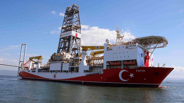 Türkiye Petrolleri Anonim Ortaklığı'nın (TPAO) 'Fatih' isimli  sondaj gemisi.