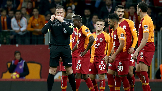 Hüseyin Göçek'in mücadelede Konyaspor lehine verdiği penaltı kararı sarı-kırmızılıların büyük tepkisini çekti.