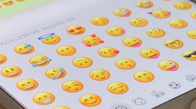 Emojiler günlük mesajlaşmaların vazgeçilmezi haline geldi.