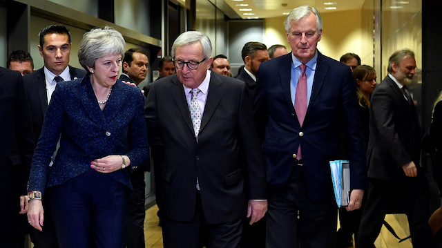 İngiltere Başbakanı Theresa May ve Avrupa Parlamentosu Başkanı Jean Claude Juncker