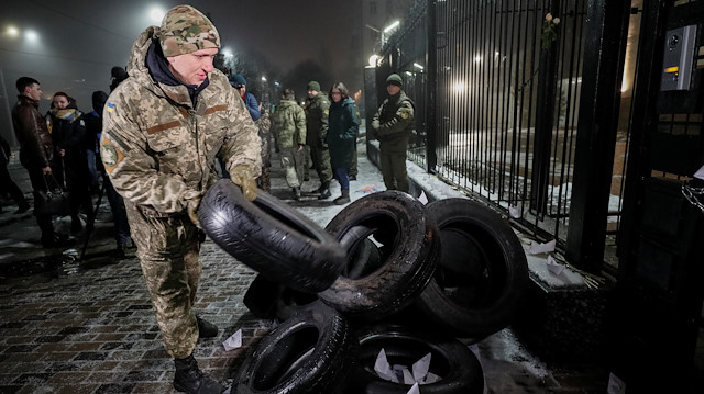 Rusya-Ukrayna arasında büyük gerilim: Ukraynalılar sokağa döküldü