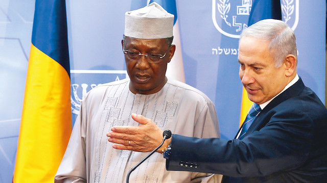 İsrail Başbakanı Netanyahu ile Çad Cumhurbaşkanı İdris Debi, Batı Kudüs’teki başbakanlık ofisinde ortak basın toplantısı düzenledi.