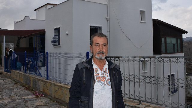 Emekli Cem Öztekin'in ev satışı sırasında imzaladığı senet başına dert açtı.

