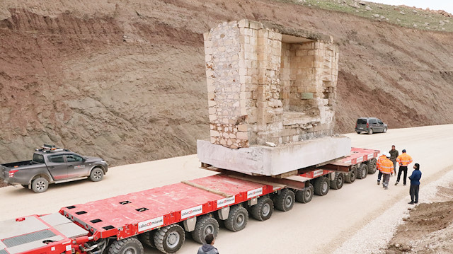 4 bin 600 tonluk Eyyubi Camisi’nin ilk bölümünün taşınma süreci tamamlandı.