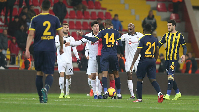Ankaragücü-Beşiktaş maçı Osmanlı Stadı'nın kötü zemini nedeniyle Kayseri'de oynanmıştı.