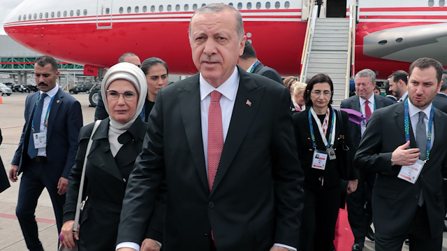 Uzun yolculuğun ardından  Cumhurbaşkanı Erdoğan ve eşi Emine Erdoğan, Buenos Aires'e ulaştı.