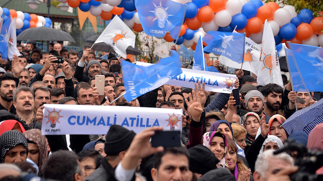 AK Parti'nin Diyarbakır Büyükşehir Belediyesi Başkan adayı Cumali Atilla'ya coşkulu karşılama