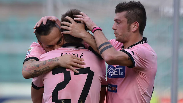 Palermo, Serie B'de lider konumda.