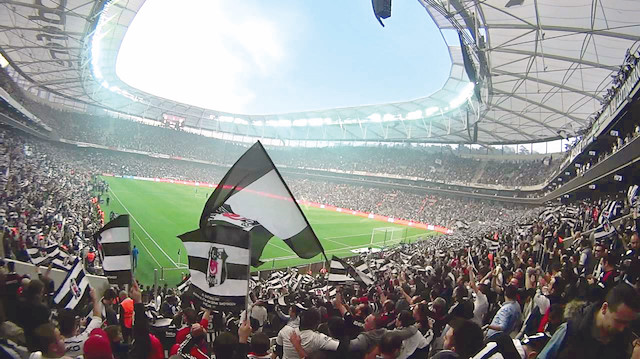 Beşiktaş ile Galatasaray, bugün Vodafone Park’ta yılın son derbisinde kıyasıya bir puan mücadelesine çıkacak.